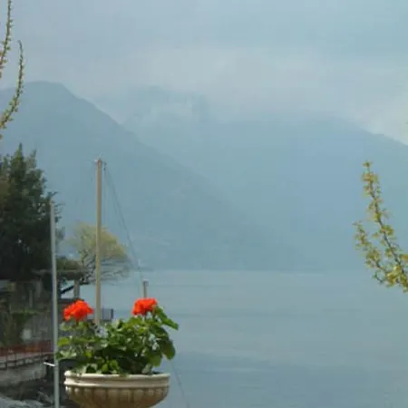 Torretta Pensjonat Varenna